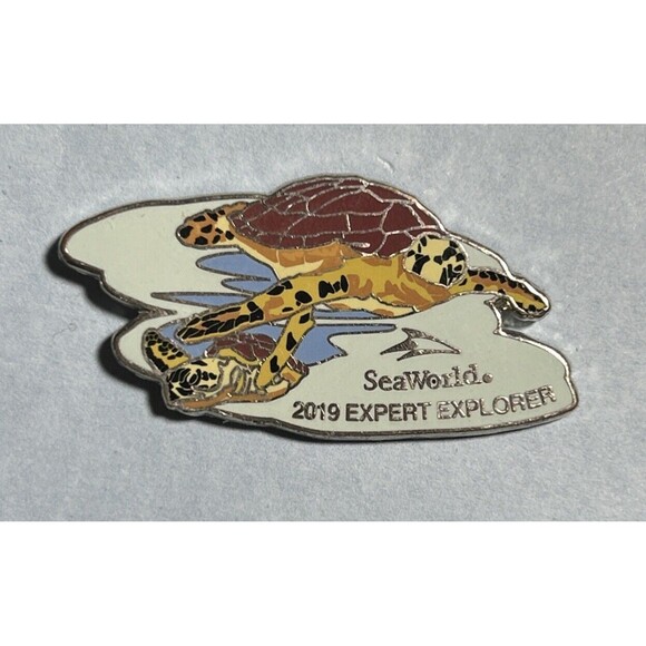 2019 SeaWorld Expert Explorer- Sea Turtles Pin - Picture 1 of 3